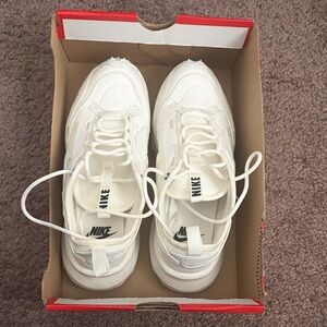 Women’s Nike TC 7900